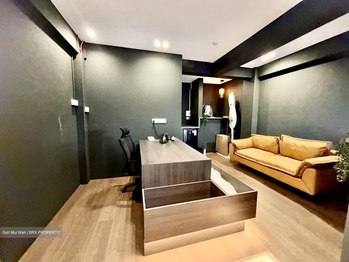 Joo Chiat Road (D15), Office #575678791